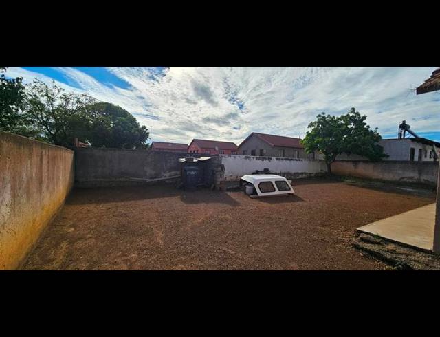 3 BEDROOM HOUSE FOR SALE IN LOTUS GARDENS